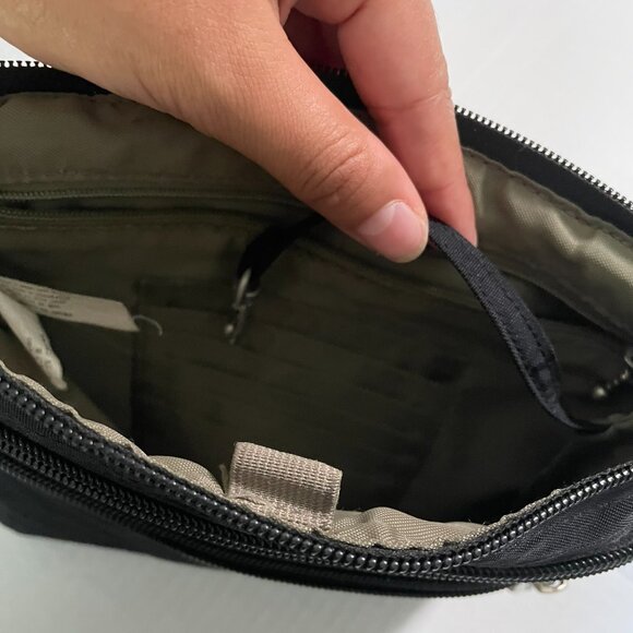 Baggallini Essentials Crossbody - Picture 3 of 4